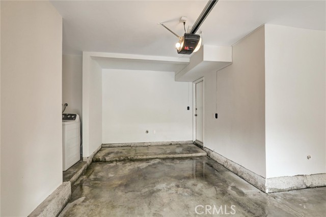 905 Powell Court, Costa Mesa CA: https://media.crmls.org/medias/18b9ad88-b55f-4338-9e84-1cdb95edbef1.jpg