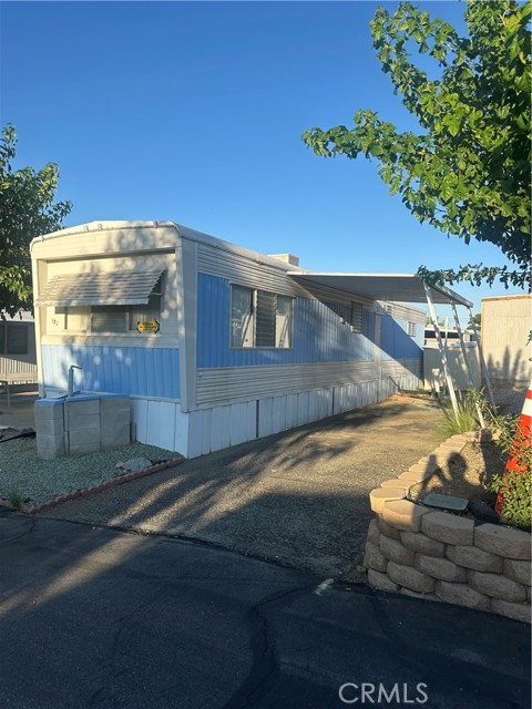 721 Sunset Avenue, Banning CA: https://media.crmls.org/medias/18ba255c-48b7-4e52-a3d7-cb8a59e5e1a7.jpg