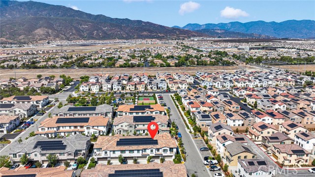 5604 Altamura Way, Fontana CA: https://media.crmls.org/medias/18ba35af-a328-4181-83f2-36ed08184e99.jpg