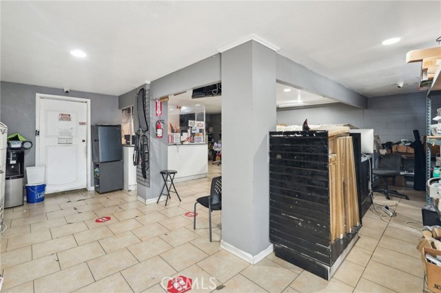 10240 Atlantic Avenue, South Gate CA: https://media.crmls.org/medias/18ba49a6-3fb4-469c-9ea8-dffc68b1c3c1.jpg