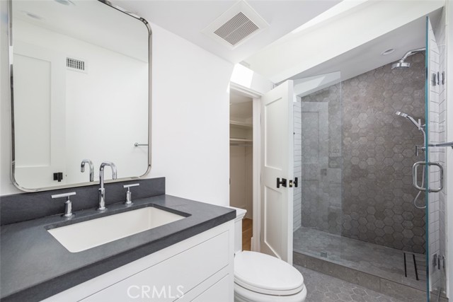 Detail Gallery Image 25 of 65 For 400 40th Street, Newport Beach,  CA 92663 - 7 Beds | 6/2 Baths