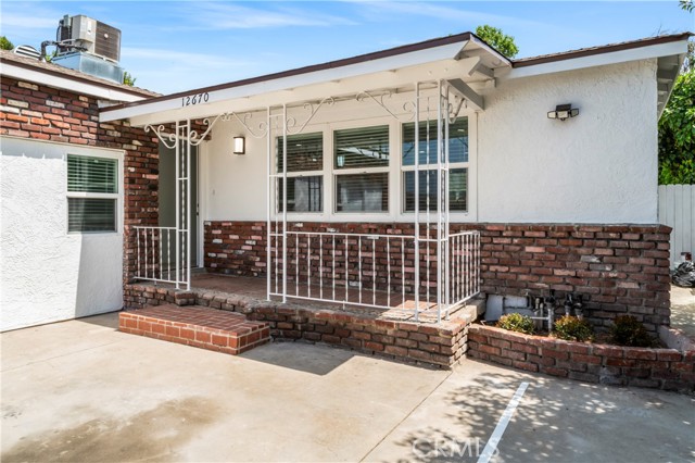 Detail Gallery Image 1 of 41 For 12670 Glenoaks Bld, Sylmar,  CA 91342 - 3 Beds | 2 Baths