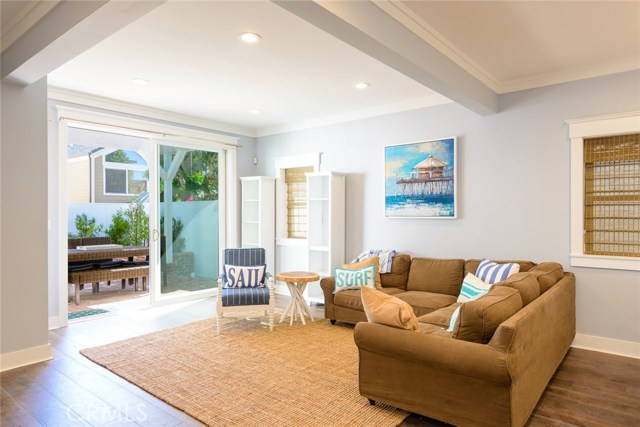 524 13th Street, Manhattan Beach CA: https://media.crmls.org/medias/18bdf54e-67bf-4bb6-b966-e58507915762.jpg