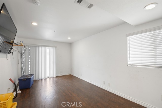 Detail Gallery Image 16 of 33 For 9261 Cedar, Bellflower,  CA 90706 - 5 Beds | 3 Baths