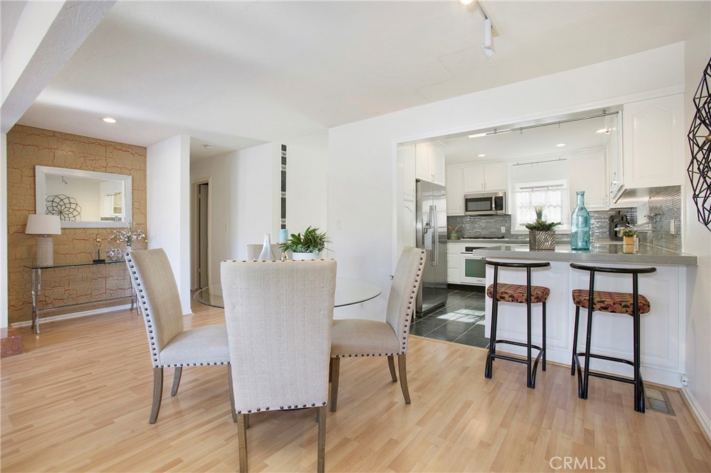 MLS #OC25263981 image #8