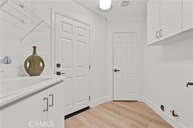 Detail Gallery Image 27 of 75 For 27605 Harwick, Valencia,  CA 91354 - 4 Beds | 4 Baths