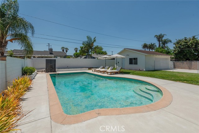 2116 E Thackery Street, West Covina CA: https://media.crmls.org/medias/18c0bc67-47d0-4941-912c-20be41663db2.jpg
