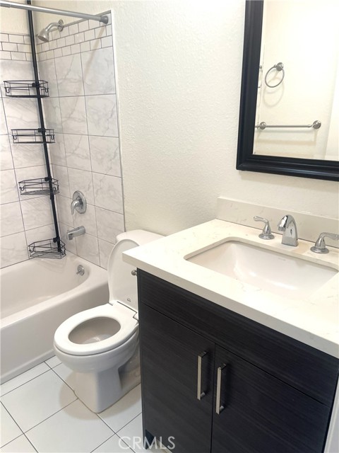 Detail Gallery Image 13 of 23 For 518 Oak St #7,  Glendale,  CA 91204 - 2 Beds | 1 Baths