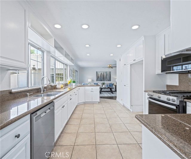 Image 25 of 62 For 415 Buttonwood Drive