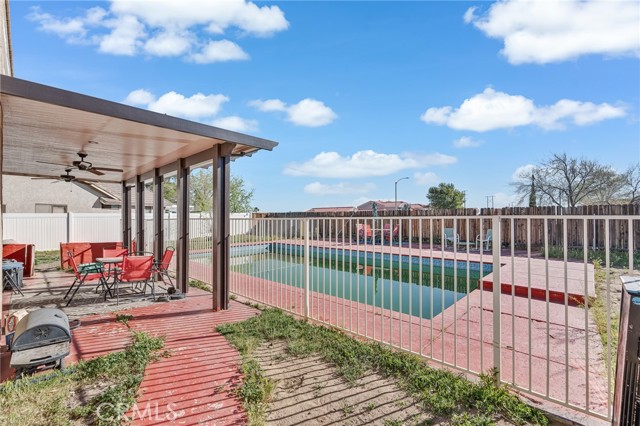 Detail Gallery Image 30 of 42 For 12269 Stonegate Cir, Victorville,  CA 92392 - 3 Beds | 2/1 Baths