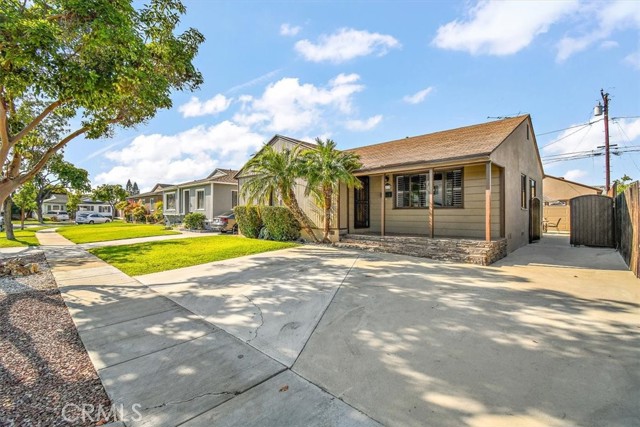 Image 2 for 2539 Bomberry St, Lakewood, CA 90712