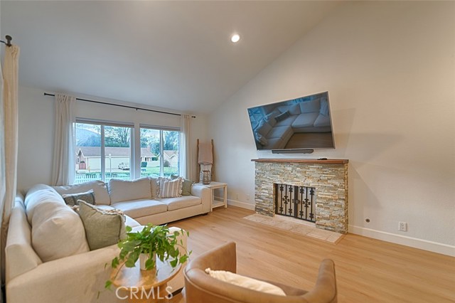 Detail Gallery Image 12 of 52 For 2015 W Ontario, Corona,  CA 92882 - 4 Beds | 2 Baths