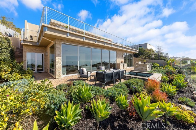3355 Alta Laguna Boulevard, Laguna Beach CA: https://media.crmls.org/medias/18c373ea-5402-4db5-abaf-2af024a38554.jpg