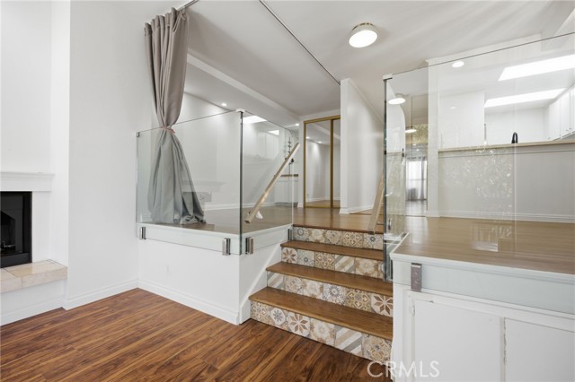 7202 Marina Pacifica S, Long Beach CA: https://media.crmls.org/medias/18c39047-9471-4654-b1b9-e902de183cc3.jpg