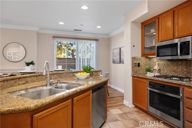 Detail Gallery Image 7 of 49 For 9 Lilac, Irvine,  CA 92618 - 3 Beds | 3 Baths