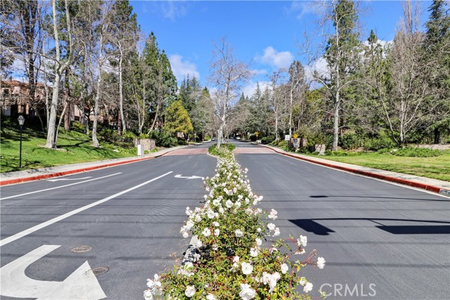Detail Gallery Image 2 of 45 For 187 via Colinas, Westlake Village,  CA 91362 - 2 Beds | 2 Baths