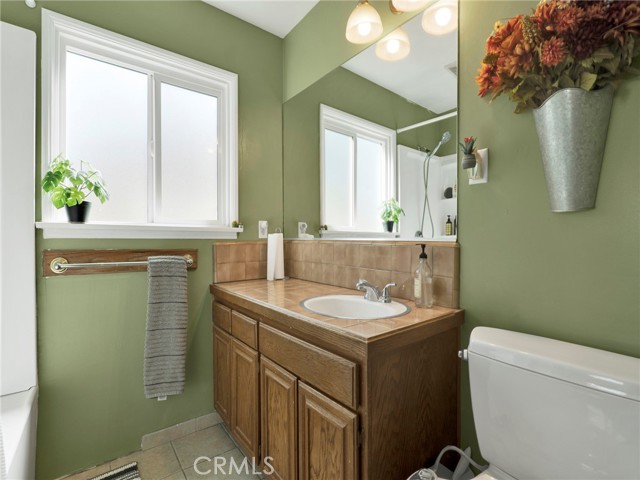 Detail Gallery Image 21 of 33 For 10020 Mason Ave, Chatsworth,  CA 91311 - 3 Beds | 2 Baths