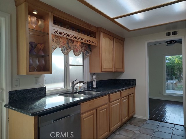 Detail Gallery Image 9 of 23 For 2894 Overland Ct, Highland,  CA 92346 - 4 Beds | 2 Baths