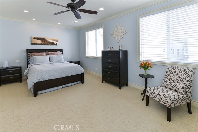 129 Broadway, Redondo Beach, California 90277, 3 Bedrooms Bedrooms, ,3 BathroomsBathrooms,Residential,Sold,Broadway,PV17006440