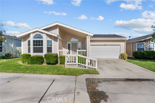27828 Spyglass Lane, Canyon Country CA: https://media.crmls.org/medias/18c49635-bb9c-41f9-a65f-a61d25542ec9.jpg