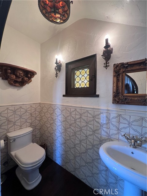 Detail Gallery Image 13 of 27 For 2444 the Strand, Hermosa Beach,  CA 90254 - 4 Beds | 3/1 Baths