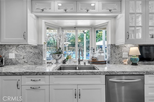 1656 Dunkirk Lane, Riverside CA: https://media.crmls.org/medias/18c5683e-06dd-4719-8e96-12e75dd19a36.jpg