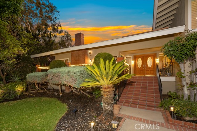 1481 Kensington Drive, Fullerton CA: https://media.crmls.org/medias/18c6e301-4168-4c89-96a6-f848655b9b53.jpg