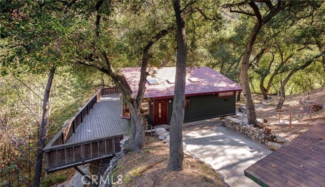 4030 Chaney Trail, Altadena CA: https://media.crmls.org/medias/18c6eec4-53e8-4ead-8c7c-610c64b74795.jpg