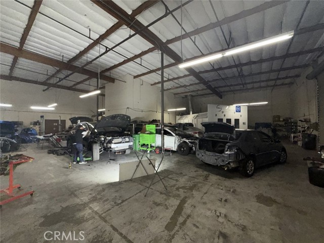 2439 Arden, Sacramento CA: https://media.crmls.org/medias/18c72e18-ffad-4fa5-b13e-f2306131ece6.jpg