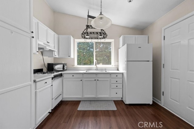 7100 Navajoa Avenue, Atascadero CA: https://media.crmls.org/medias/18c7879f-b2fa-4401-ab50-cc87724d81e5.jpg