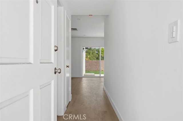 22723 Leonora Drive, Woodland Hills CA: https://media.crmls.org/medias/18c78a19-e89e-416b-97fc-e239f409daf9.jpg