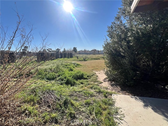 Detail Gallery Image 3 of 4 For 18282 Manzanita St, Hesperia,  CA 92345 - 2 Beds | 1 Baths