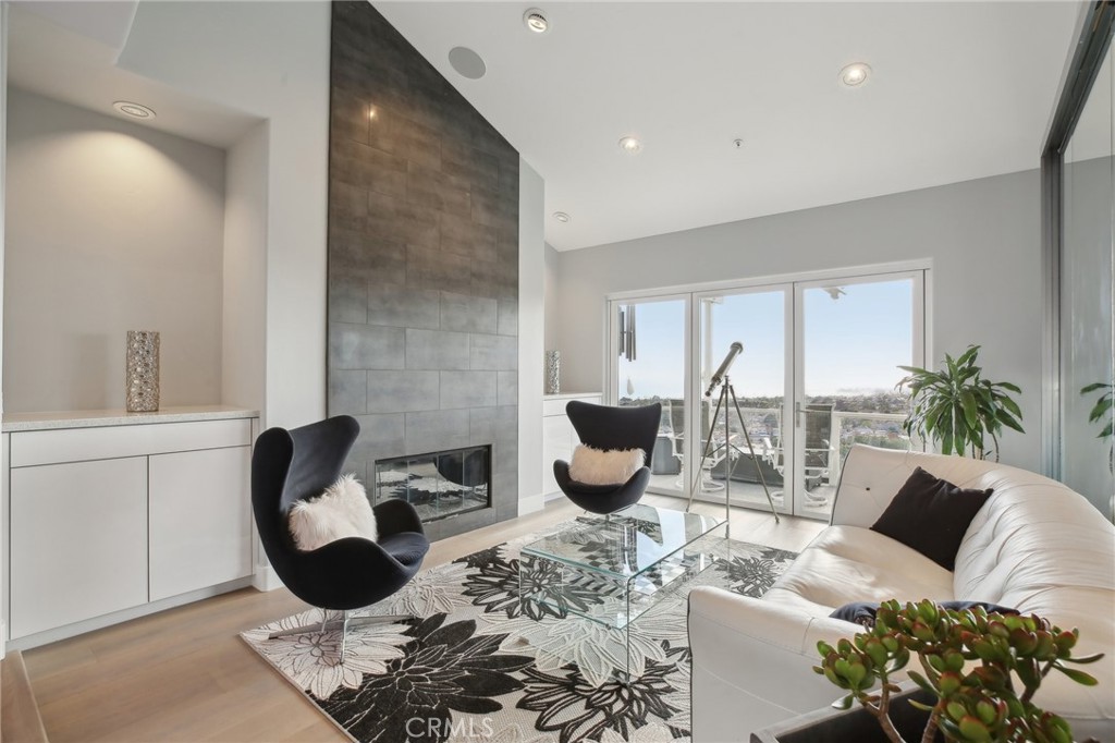 18c7f249 1fff 4f9d B1b7 F95eb377e7d2