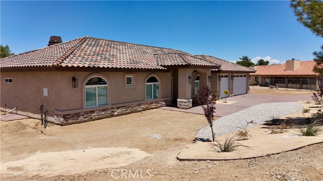 Detail Gallery Image 3 of 33 For 18255 Winnetka Rd, Apple Valley,  CA 92307 - 4 Beds | 3 Baths