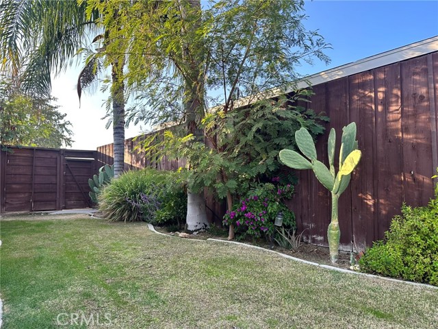 Detail Gallery Image 33 of 33 For 3623 Redlands, Bakersfield,  CA 93306 - 3 Beds | 2 Baths