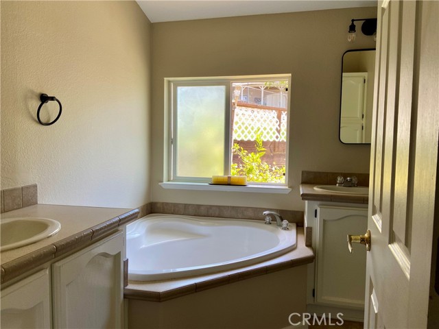 Detail Gallery Image 11 of 28 For 6840 Echo Dr, Kelseyville,  CA 95451 - 3 Beds | 2 Baths