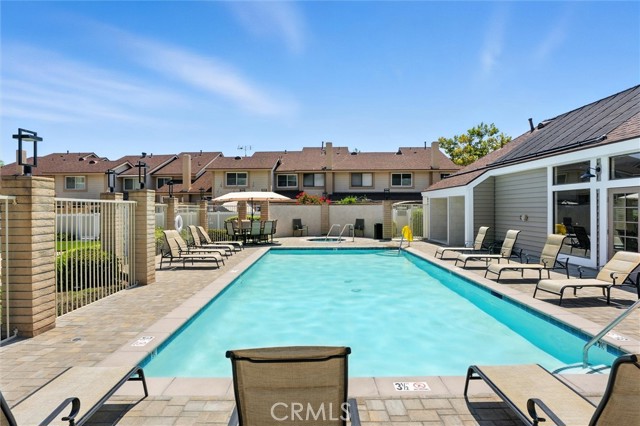 21434 Cypresswood, Lake Forest CA: https://media.crmls.org/medias/18cafe08-5402-4d14-b92d-4367cab184c2.jpg