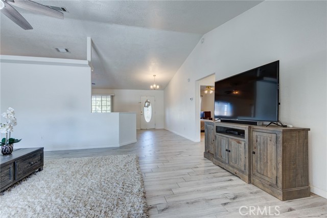 Detail Gallery Image 31 of 42 For 19783 Lara Ln, Apple Valley,  CA 92308 - 4 Beds | 3 Baths