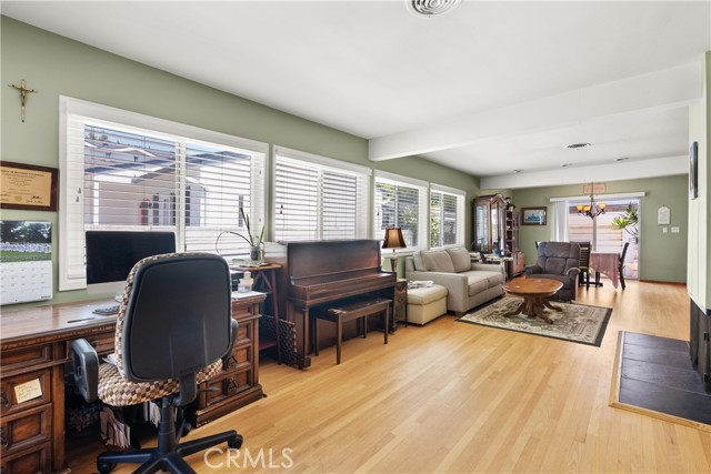308 Flower Street, Costa Mesa CA: https://media.crmls.org/medias/18cbe056-445e-456e-ac33-198bcc662534.jpg