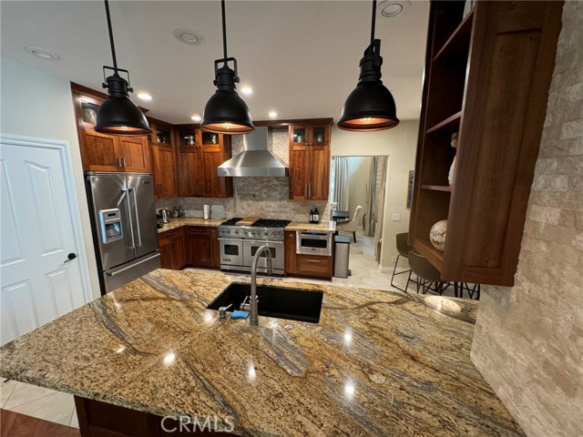 6 Lakeridge, Rancho Santa Margarita CA: https://media.crmls.org/medias/18cc41ab-6d30-4b22-aa28-9864a8be3029.jpg