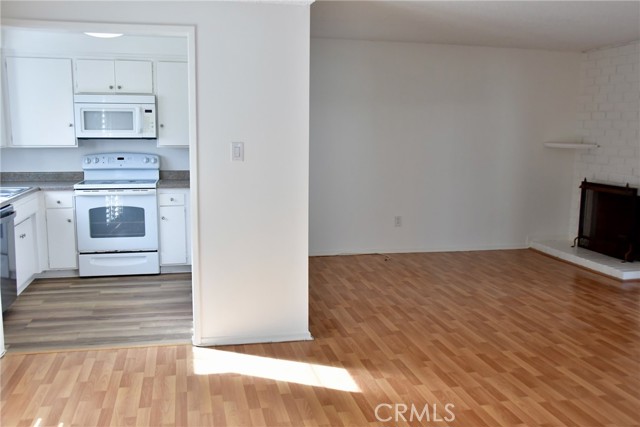 Detail Gallery Image 4 of 33 For 22931 Nadine Cir a,  Torrance,  CA 90505 - 2 Beds | 1 Baths