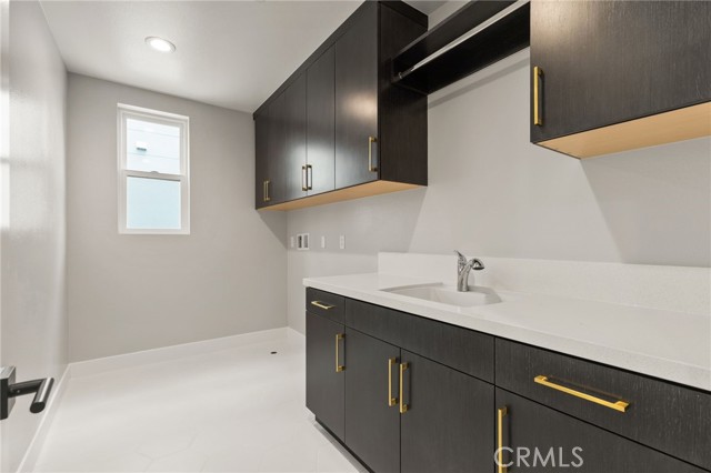 Detail Gallery Image 22 of 26 For 204 Stage, Irvine,  CA 92618 - 6 Beds | 5 Baths