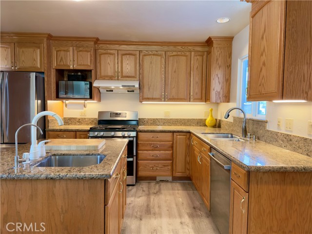 Detail Gallery Image 6 of 27 For 4917 Burnaby Dr, Covina,  CA 91724 - 3 Beds | 2 Baths