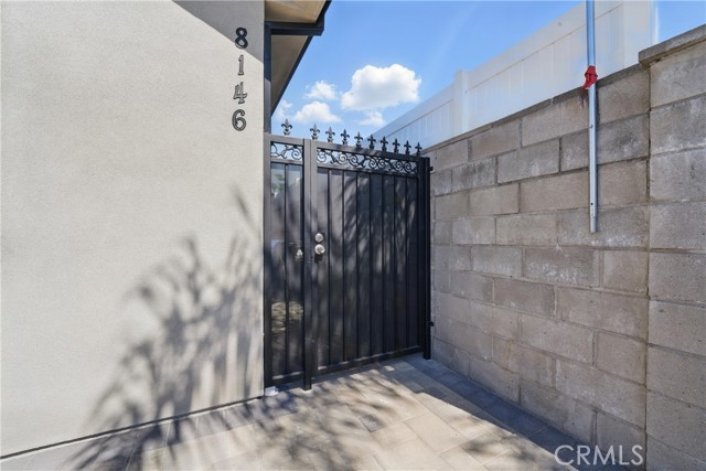 8142 Vantage Avenue, North Hollywood CA: https://media.crmls.org/medias/18cdda9f-40e2-410b-a09a-52ec2b2eb768.jpg