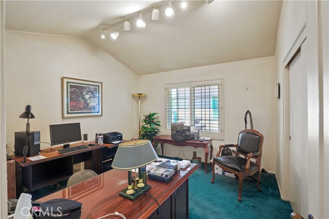 Detail Gallery Image 25 of 41 For 2124 Cervato Dr, Camarillo,  CA 93012 - 4 Beds | 2/1 Baths