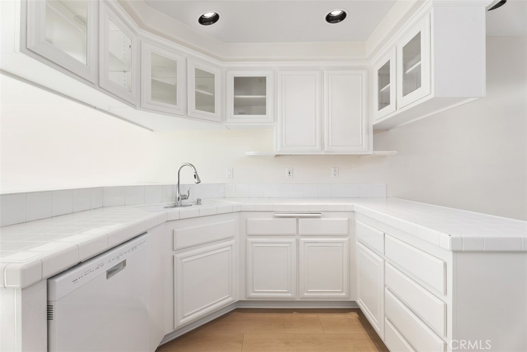 MLS #OC25261824 image #10