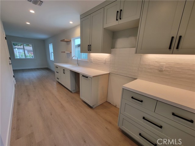 Detail Gallery Image 7 of 24 For 1159 Fiat St, Torrance,  CA 90502 - 3 Beds | 2 Baths