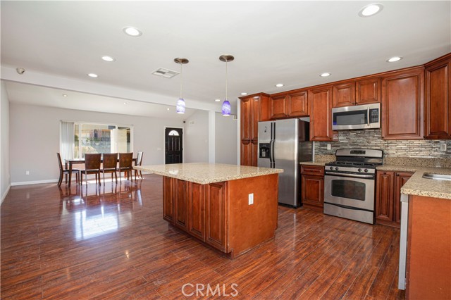 10826 De Haven Avenue photo 8