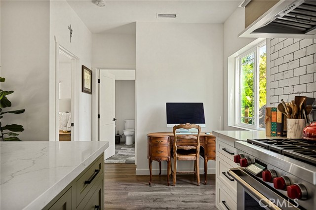 243 Manzanita Drive, Lake Arrowhead CA: https://media.crmls.org/medias/18cfa3a3-96fd-426b-b9f1-602f042d3b08.jpg