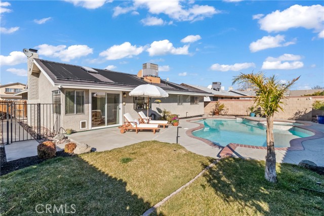 Detail Gallery Image 4 of 40 For 2116 Edam, Lancaster,  CA 93536 - 3 Beds | 2 Baths